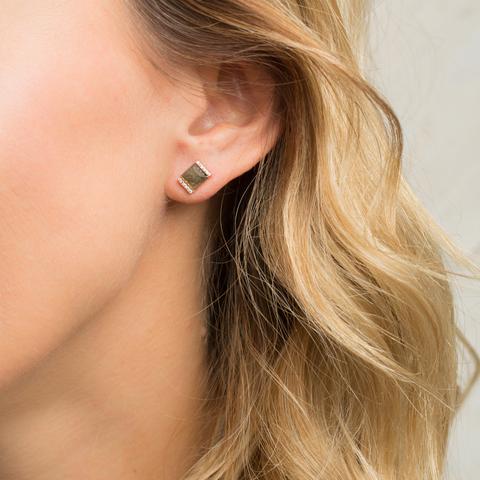 Vero Studs Labradorite